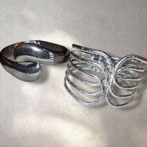Two Hinged Clamp Chunky Bangle Bracelets Silver Fumi Purse Hook,  Sonoma